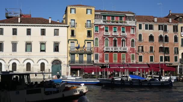 Venetië Italië November 2021 Bootverkeer Aan Het Canal Grande Een — Stockvideo