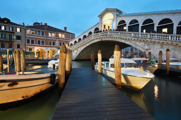 Venice Italy November 2021 Rialto Bridge View Grand Canal Evening — Fotografia de Stock