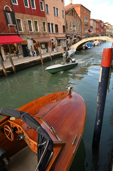 Venecia Italia Noviembre 2021 Taxi Boat Amarrado Venecia Italia — Foto de Stock