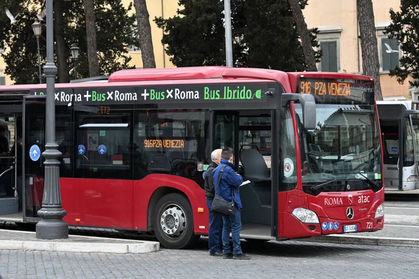 Roma Itália Fevereiro 2022 Roma Cidade Ônibus Público Rua Roma — Fotografia de Stock