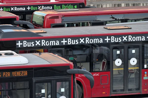 Roma Febbraio 2022 Autobus Pubblici Roma City Strada Roma Italia — Foto Stock