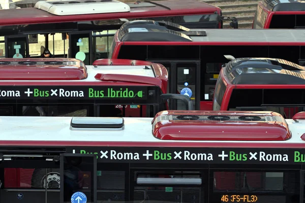 Roma Itália Fevereiro 2022 Ônibus Públicos Roma City Rua Roma — Fotografia de Stock