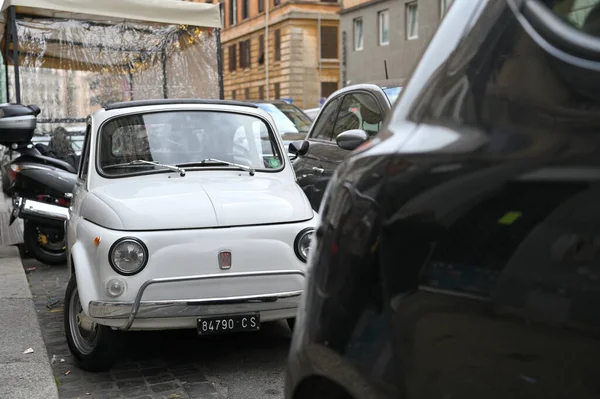 Róma Olaszország Február 2022 Vintage White Fiat Car Park Street — Stock Fotó