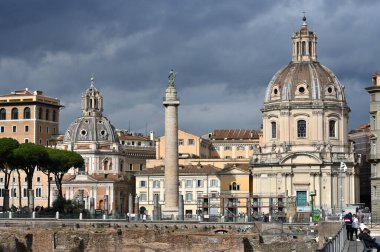 Roma, İtalya - 14 Şubat 2022: Roma arkeoloji şehri. Roma, İtalya 'daki Palatino tepesinde antik Roma forumunun kalıntıları