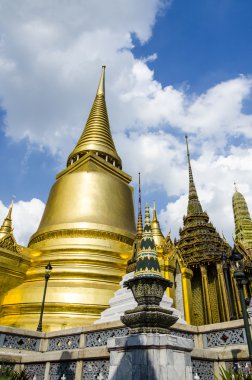 Altın stupa, wat phra kaew, Zümrüt Buda Tapınağı