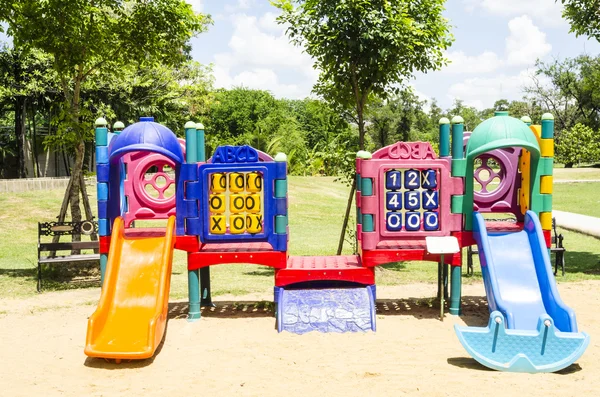 Kleurrijke speeltuin — Stockfoto