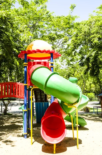 Kleurrijke speeltuin — Stockfoto