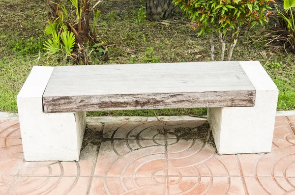 Bench in the park — Stock Photo, Image