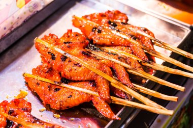 ızgara tavuk kanadı.