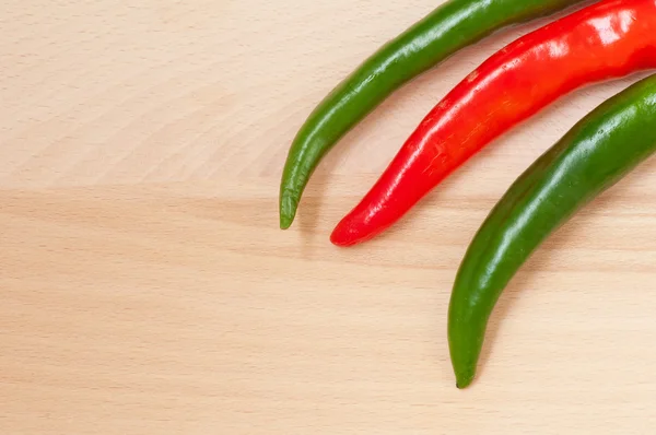 Grön och röd peppar — Stockfoto