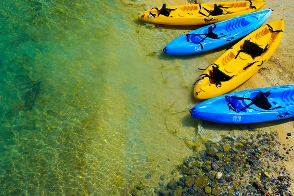 Kayak and ocean — Stock Photo, Image