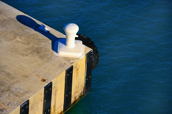 Pillar of the mooring — Stock Photo, Image