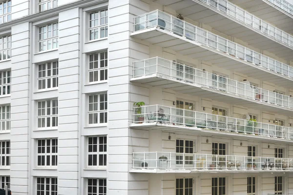 White apartment building — Stock Photo, Image