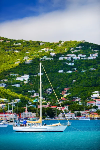 Sailboats anchored in St. Thomas Harbor — Stock Photo, Image