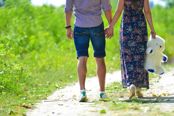 Man and woman holding hands — Stock Photo, Image