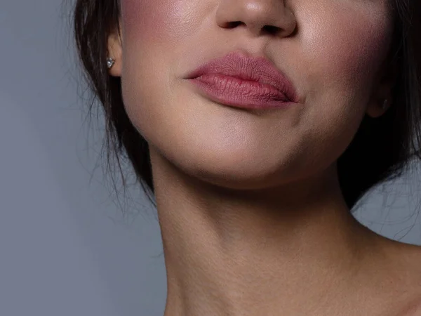 Close Maquillaje Labial Perfecto Hermosa Boca Femenina Labios Rellenos Sensuales —  Fotos de Stock