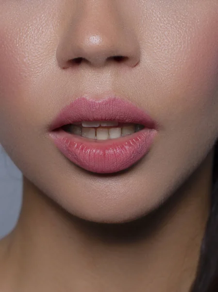 Cosmetica Make Trends Lichte Lipgloss Lippenstift Lippen Close Van Mooie — Stockfoto