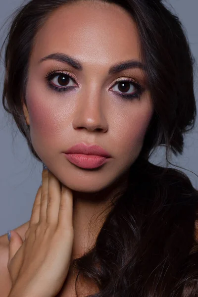 Vacker Brunett Modell Kvinna Ansikte Med Bruna Ögon Och Perfekt — Stockfoto
