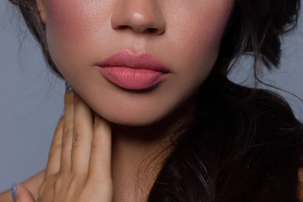 Close Maquillaje Labial Perfecto Hermosa Boca Femenina Labios Rellenos Sensuales —  Fotos de Stock