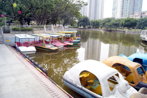 Shenzhen Chine : petit bateau dans le parc — Photo