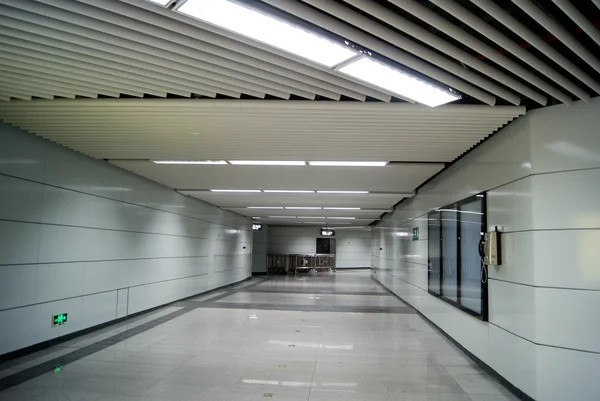 Станція метро в Шеньчжені, Китай — стокове фото