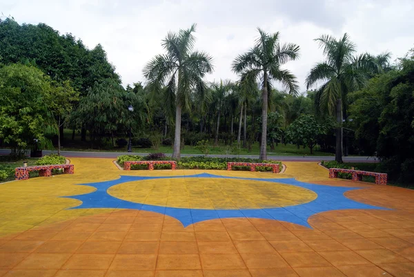 Shenzhen, Çin central Park'ta yer döşeme plastik