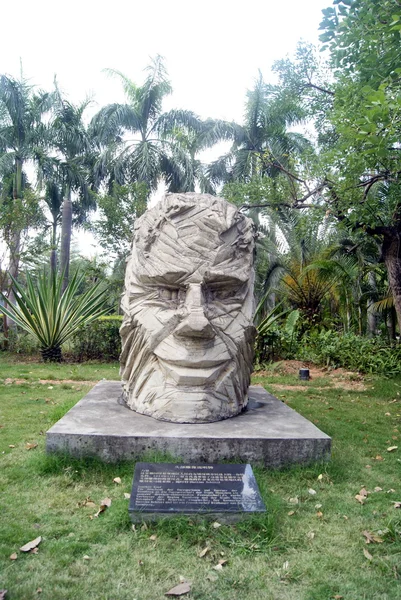 A cabeça da estátua, no centro de Shenzhen Park, China — Fotografia de Stock