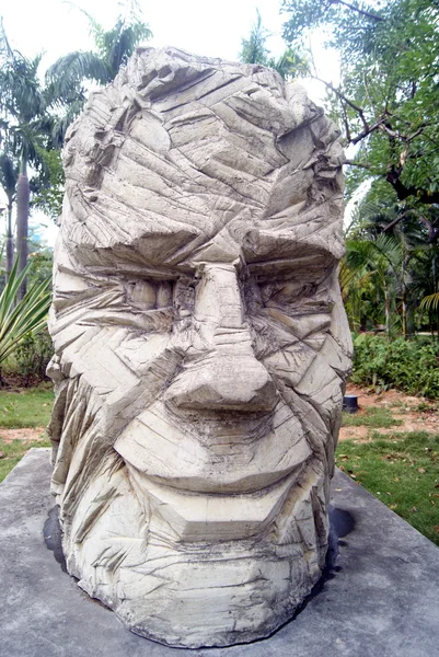 A cabeça da estátua, no centro de Shenzhen Park, China — Fotografia de Stock