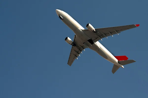 Avião grande de passageiros — Fotografia de Stock