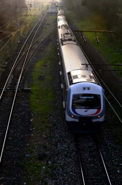 Elektrikli banliyö treni