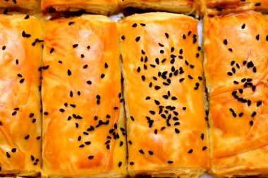 ev yapımı pasta peynir ile