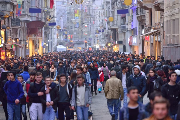 Of the places most visited by tourists, Istiklal Street, the clo — Stock Photo, Image
