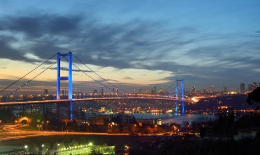 gece golden gate Köprüsü ve ışıklar Istanbul, Türkiye