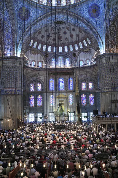 Kék mecset rituális istentisztelet, a imádság, Isztambul, Török középre — Stock Fotó