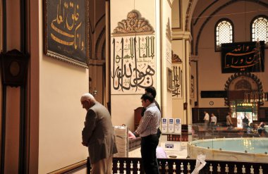 bursa Ulu Camii, dua Müslümanlar