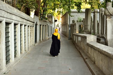 İslami eski mezar taşı mezarlık ve kadınlarda