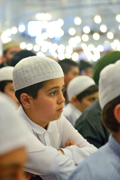 Fatih Moschee Ritual der Anbetung im Gebet zentriert, istanbul, tur — Stockfoto