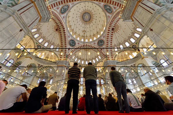 Muslims pray in the mosque Fatih — Stock Photo, Image