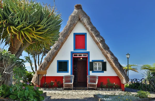 Traditional cottage in Santana (Madeira, Portugal) 03 — Stock Photo, Image