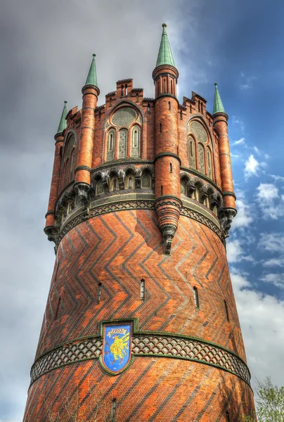 Historiska vatten tornet i rostock, Tyskland — Stockfoto