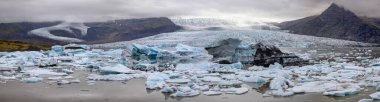 Panoramic view of Glacier lake Fjallsarlon at Vatnajkull National Park - iceland 