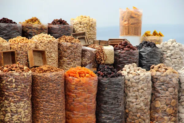 Kurutulmuş meyve ve fındık
