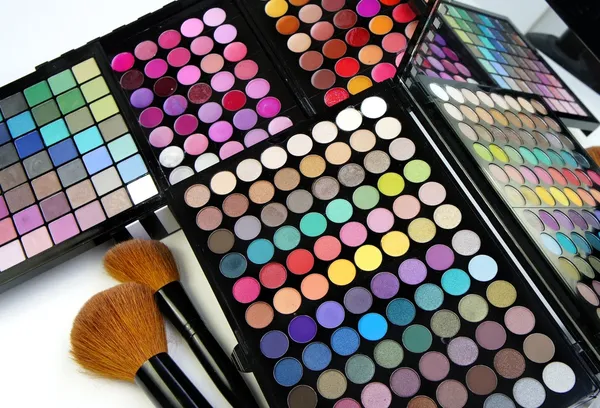 Make-up Palette und Pinsel — Stockfoto