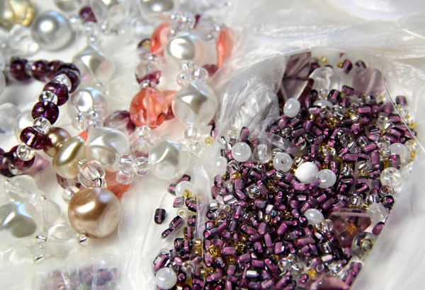 Бусины и кристаллы — стоковое фото