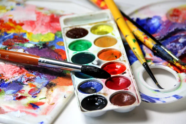 Art palette and watercolors — Stock Photo, Image