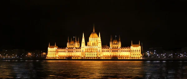 Budapest in der Nacht — Stockfoto