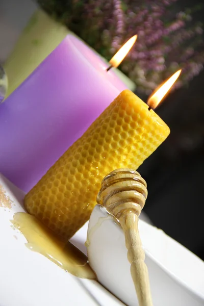 Bem-estar e velas acesas — Fotografia de Stock