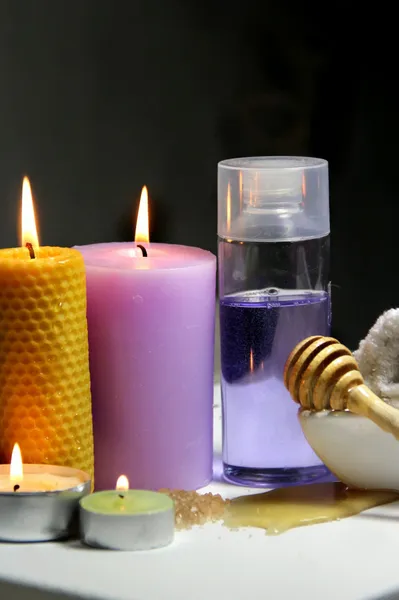 Brennende Kerzen im Wellness-Salon — Stockfoto