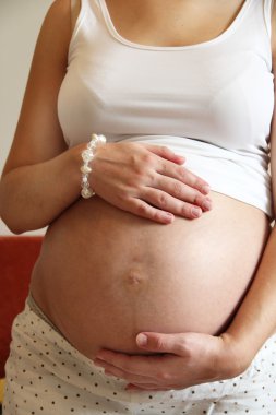 güzel çıplak hamile kadın mide