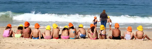 Crianças bonitos na praia — Fotografia de Stock